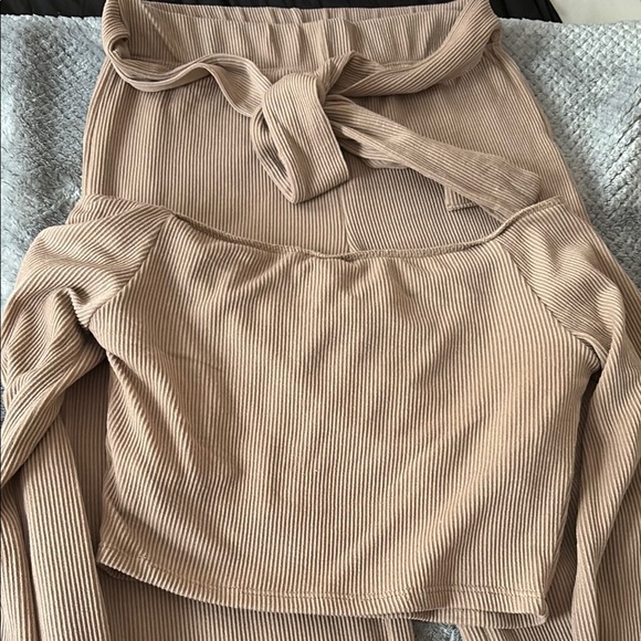 Tan Ribbed Two-Piece Set - Picture 3 of 5